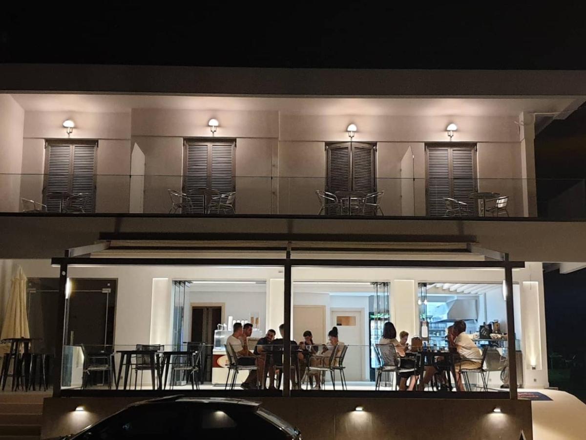טולון Angelo Cafe Hotel מראה חיצוני תמונה