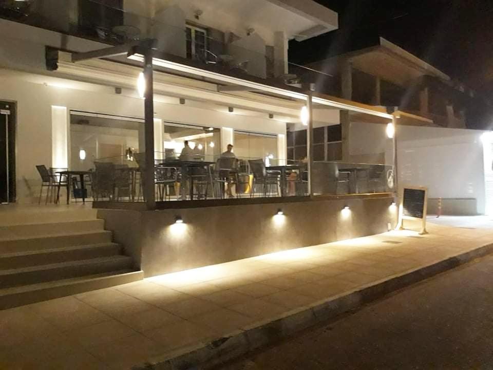 טולון Angelo Cafe Hotel מראה חיצוני תמונה